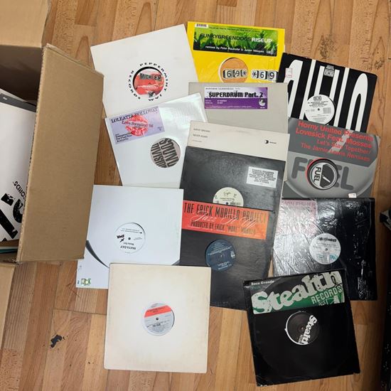 Immagine di Blocco di 50 Vinili (dischi mix house anni 90 e 2000)