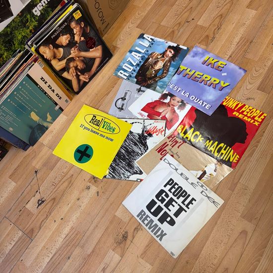 Immagine di Blocco di 50 Vinili (pop, Soul, hip-hop anni 90 e 2000)