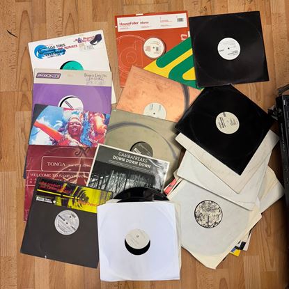Immagine di Blocco di 50 Vinili (dischi mix house anni 90 e 2000)