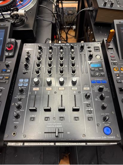 Immagine di DJM 750 MK2 (usato)