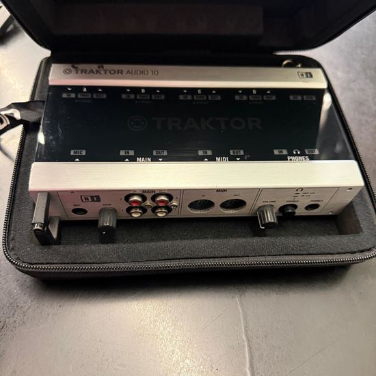 Immagine di Traktor Audio 10 DJ con Bag (usata)